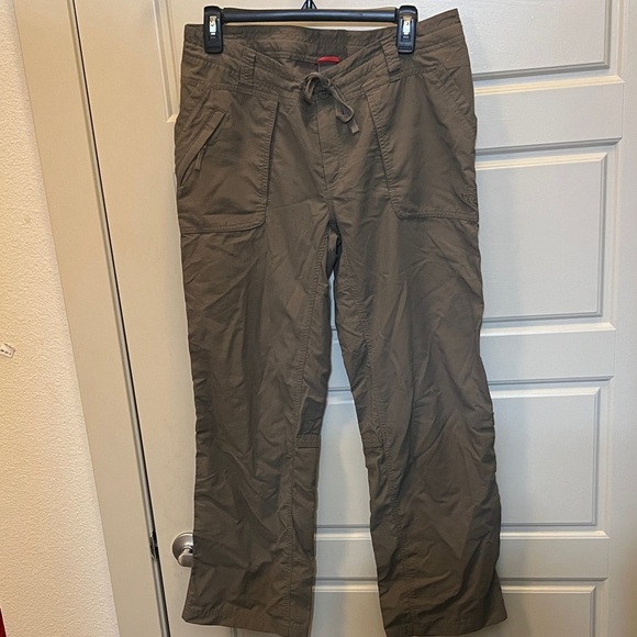 The North Face Pants - The North Face Women's Olive Horizon Tempest Hiking Convertible outdoors Pants